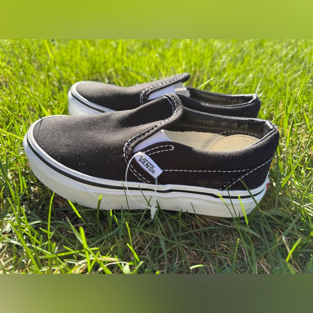 Classic Vans Black Slip-On Shoes - BRAND NEW (actual tag fell off)